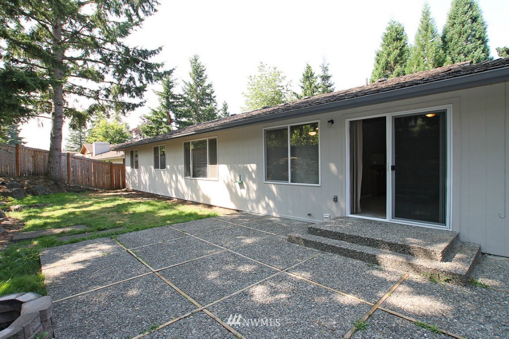 17010 156th Avenue Southeast Renton, WA 98058 - Photo 12 of 13