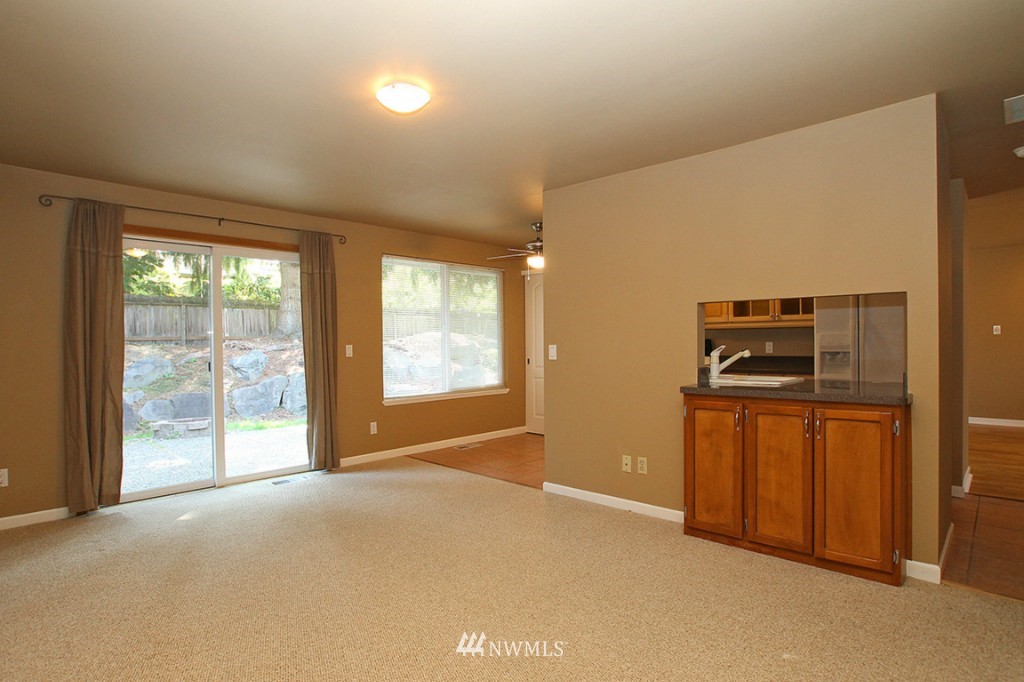 17010 156th Avenue Southeast Renton, WA 98058 - Photo 5 of 13