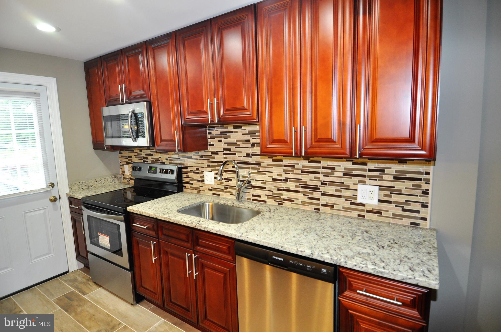 8708 Cimarron Circle Baltimore, MD 21234 - Photo 2 of 26 Gorgeous Fully Equipped Kitchen
