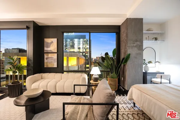 $458,000 | 655 South Hope Street, Unit 1401, Los Angeles, CA 90017