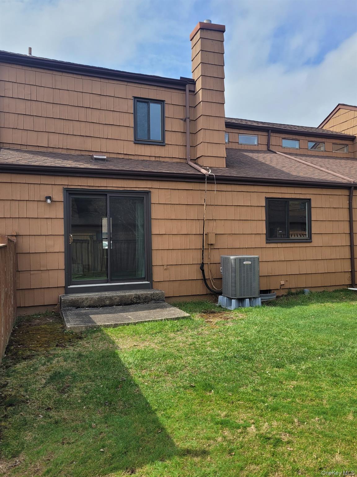 174 Melanie Way Commack, NY 11725 - Photo 9 of 10 Yard