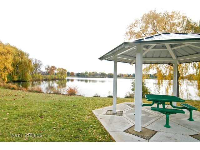 12 Parkside Court, Unit 4 Vernon Hills, IL 60061 - Photo 16 of 16 a view of a lake from a house