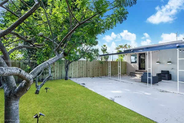 $3,699 | 2990 Northwest 50th Street, Unit WHOLE, Miami, FL 33142