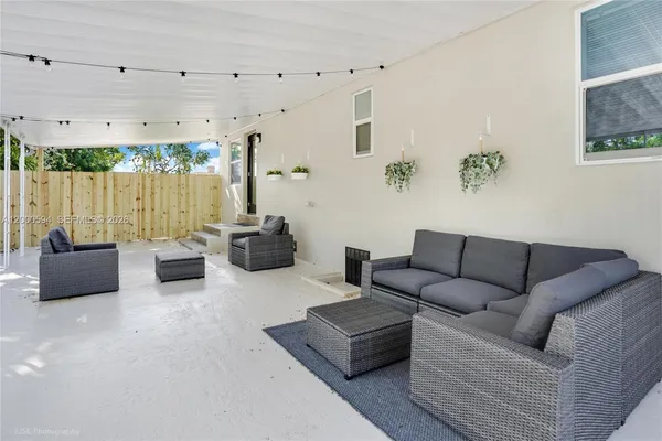 $3,699 | 2990 Northwest 50th Street, Unit WHOLE, Miami, FL 33142