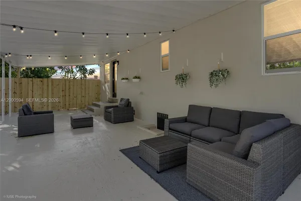 $3,699 | 2990 Northwest 50th Street, Unit WHOLE, Miami, FL 33142