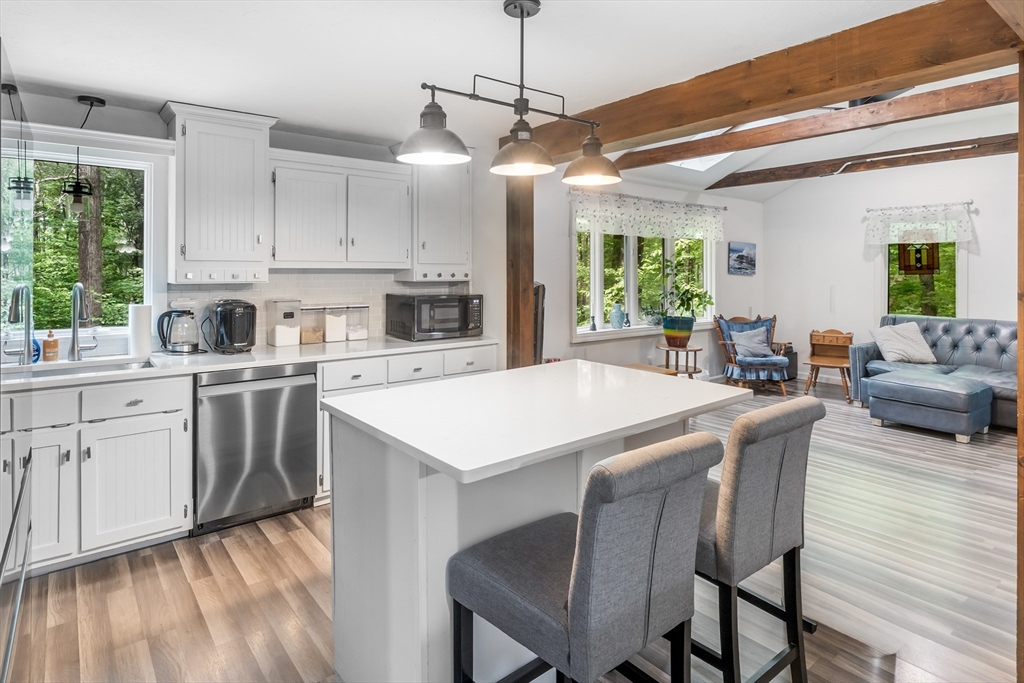 9 Colonial Road Sutton, MA 01590 - Photo 6 of 35