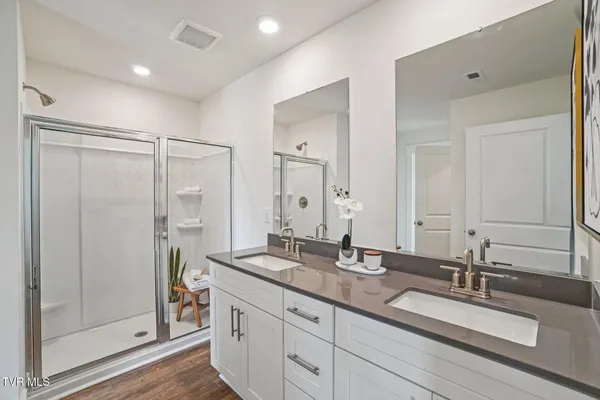 $434,375 | 209 Artist Avenue, Johnson City, TN 37615