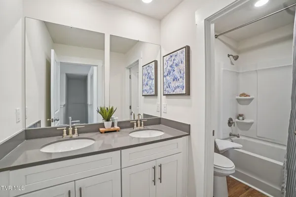 $434,375 | 209 Artist Avenue, Johnson City, TN 37615