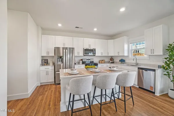 $434,375 | 209 Artist Avenue, Johnson City, TN 37615