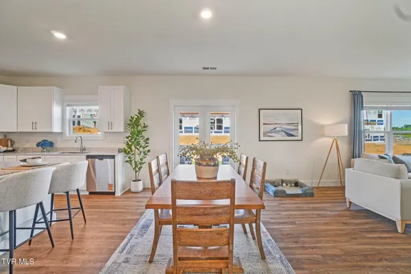 $434,375 | 209 Artist Avenue, Johnson City, TN 37615