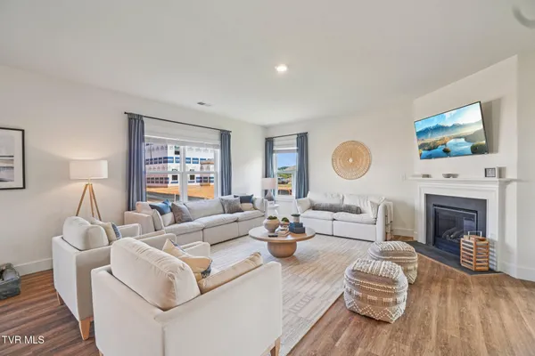 $434,375 | 209 Artist Avenue, Johnson City, TN 37615