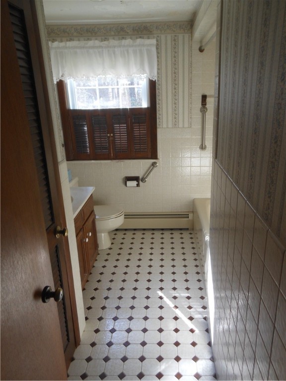51 Carpenter Road Scituate, RI 02825 - Photo 12 of 28 CERAMIC TILE BATH