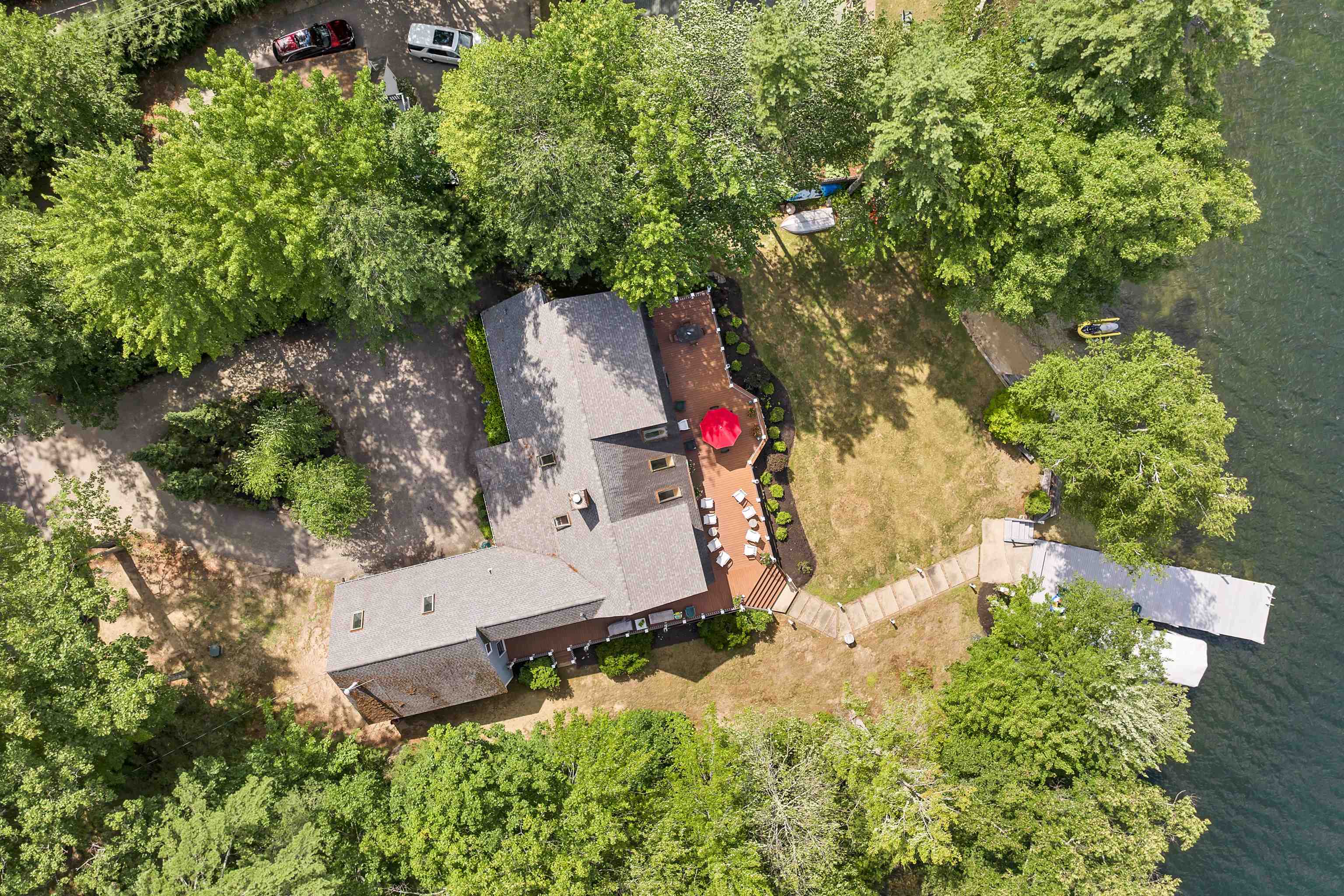 136 Oakwood Road Wolfeboro, NH 03894 - Photo 5 of 38