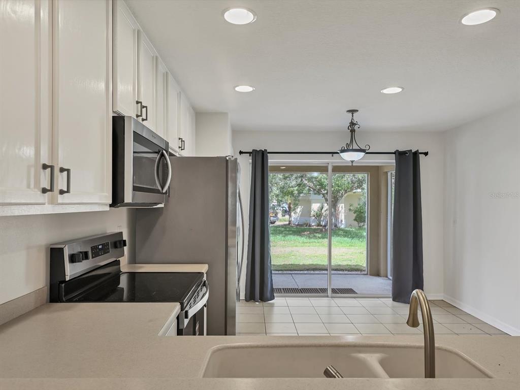 6258 Blue Runner Court Lakewood Ranch, FL 34202 - Photo 11 of 23