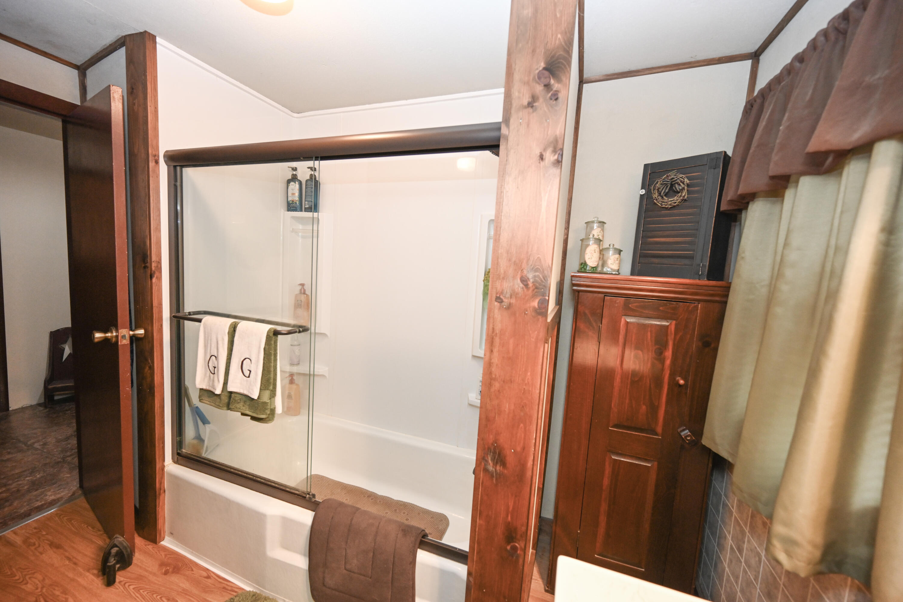 6 Short Road Orrington, ME 04474 - Photo 15 of 27 Second Floor Full Bath