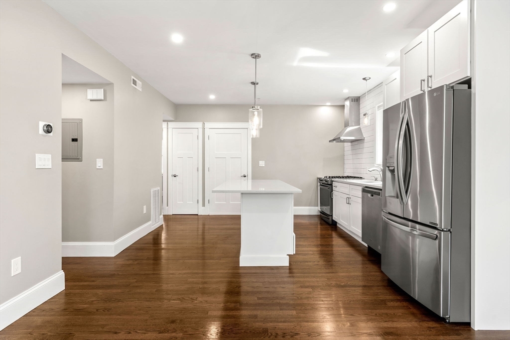 251 Rantoul Street, Unit 1 Beverly, MA 01915 - Photo 13 of 40 Gallery Image 13