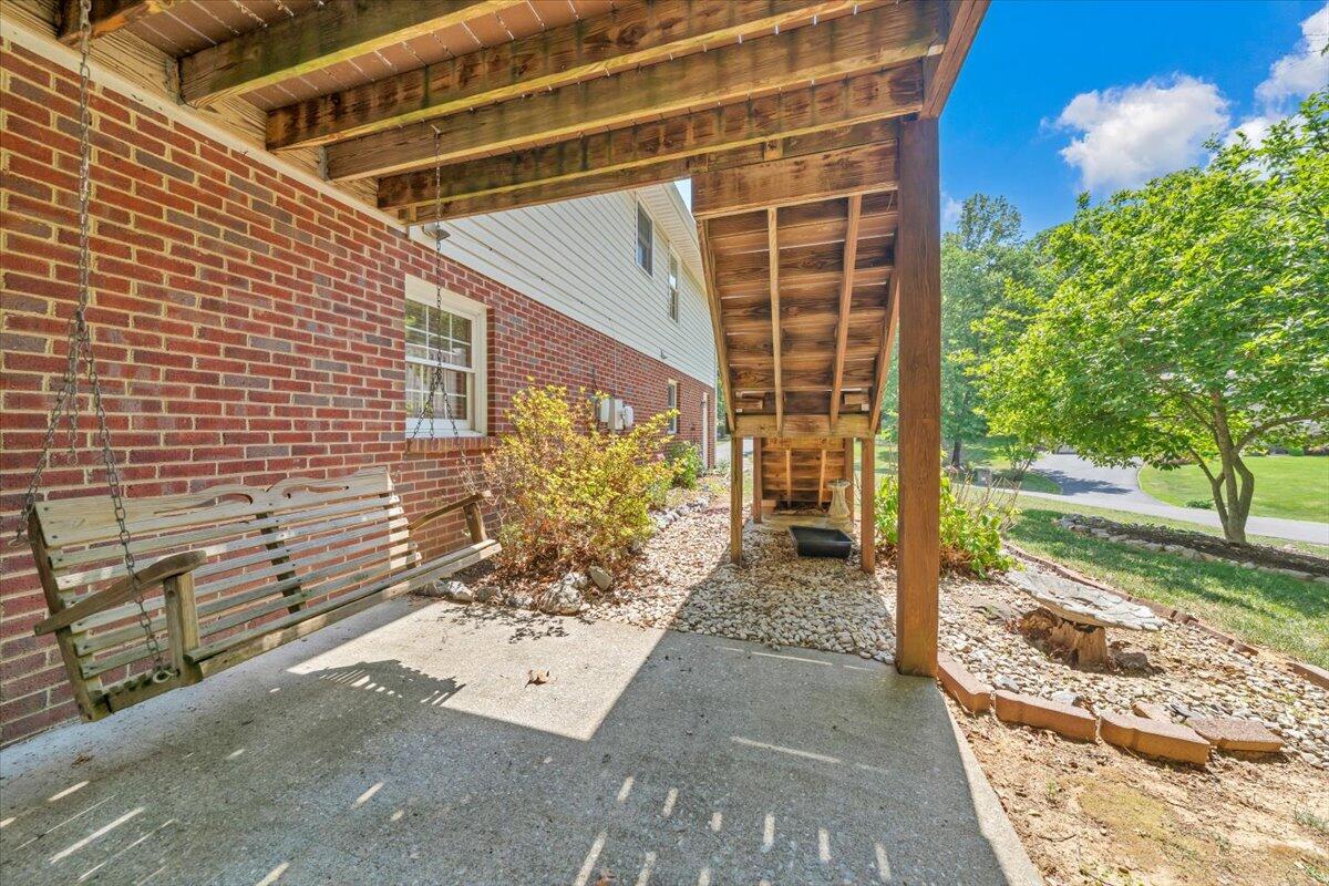 165 Fox Fire Cloverdale, VA 24077 - Photo 43 of 54 44-MIB07158