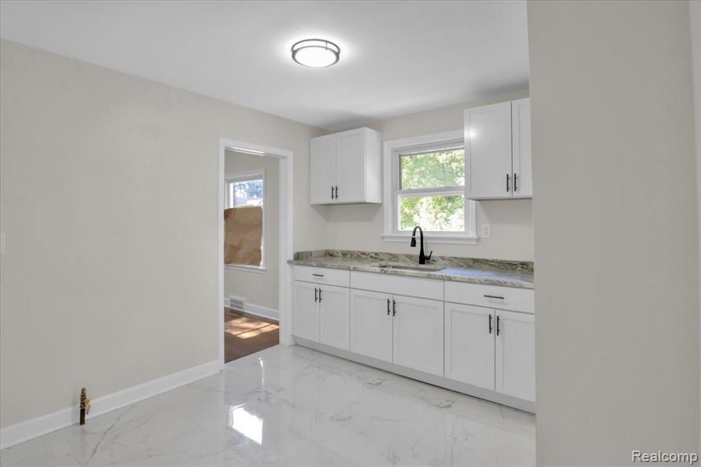 17420 Edinborough Road Detroit, MI 48219 - Photo 14 of 38 Gallery Image 14