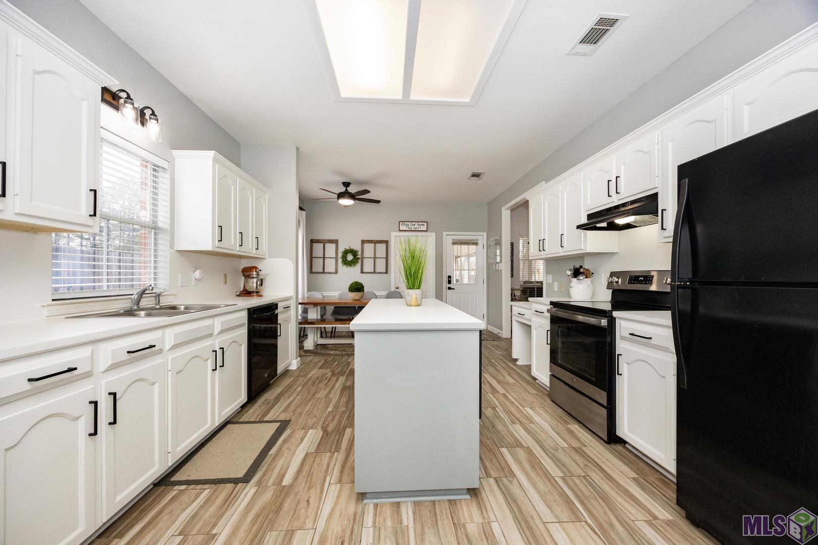 12931 Carrington Pl Avenue Baton Rouge, LA 70817 - Photo 11 of 28