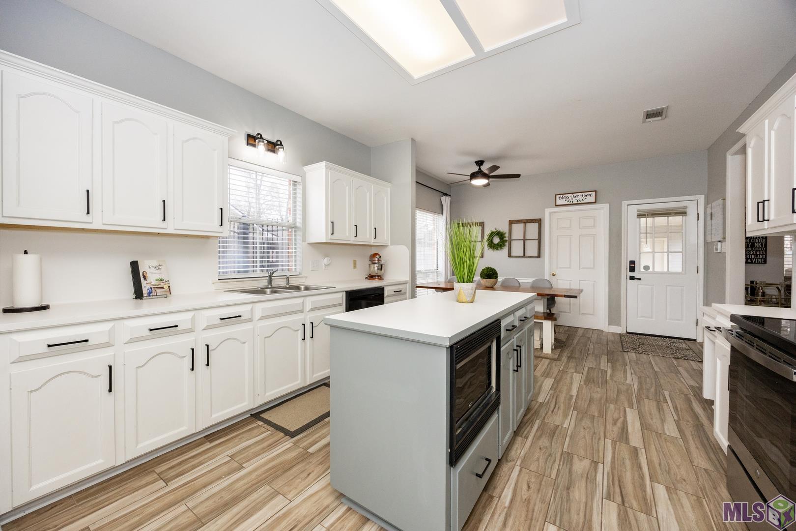 12931 Carrington Pl Avenue Baton Rouge, LA 70817 - Photo 12 of 28