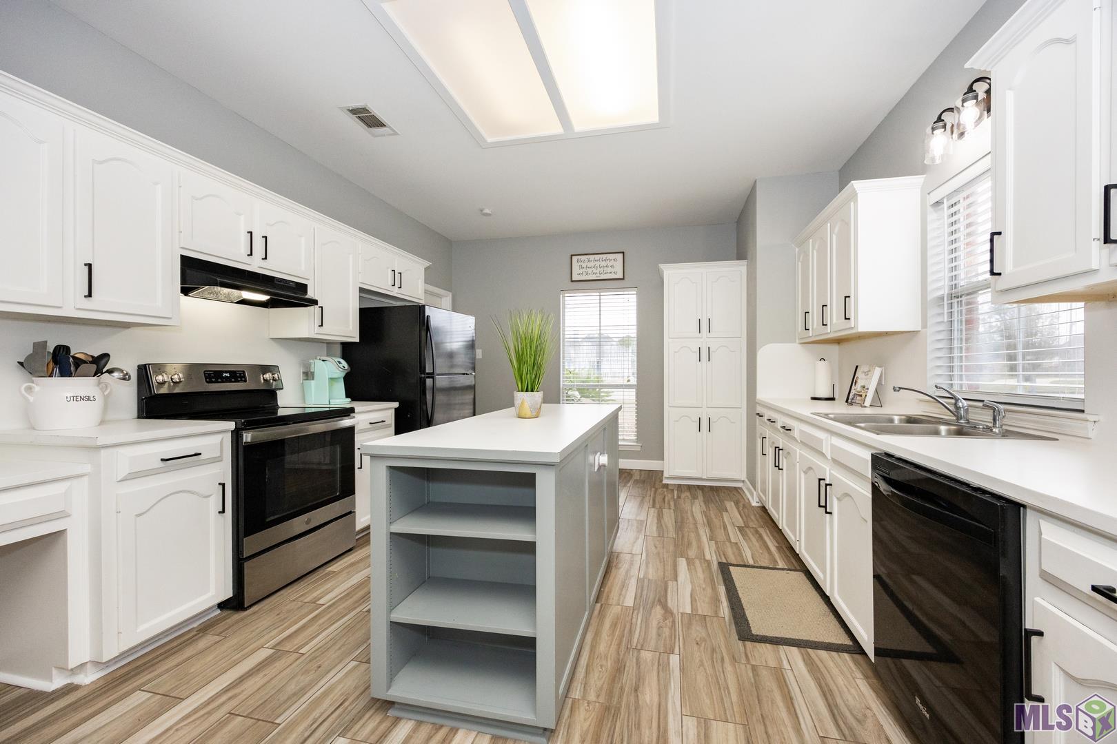 12931 Carrington Pl Avenue Baton Rouge, LA 70817 - Photo 10 of 28