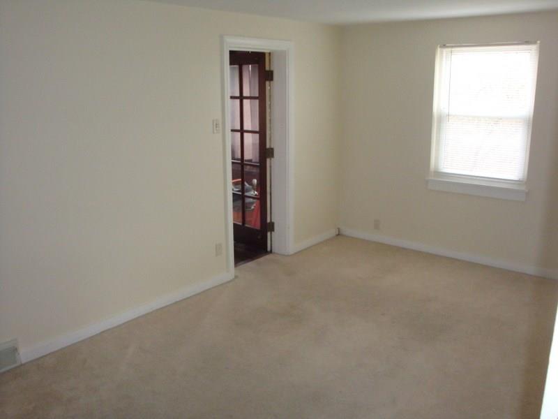 926 Braddock Road Forest Hills, PA 15221 - Photo 10 of 20 LIVING ROOM ENTRANCE TO FAMILY ROOM