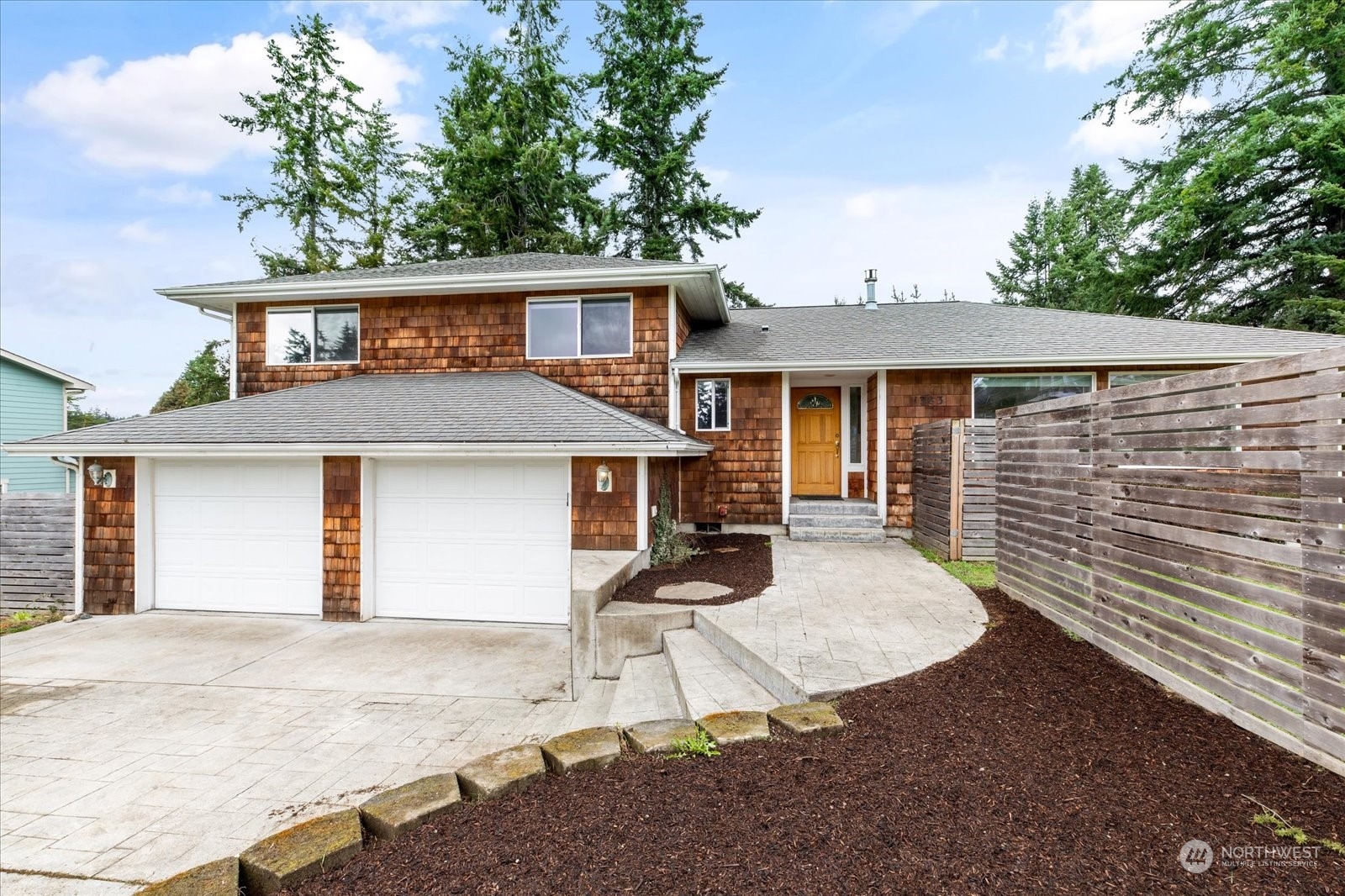 1383 Roxlin Drive Freeland, WA 98249 - Photo 2 of 22 Gallery Image 2