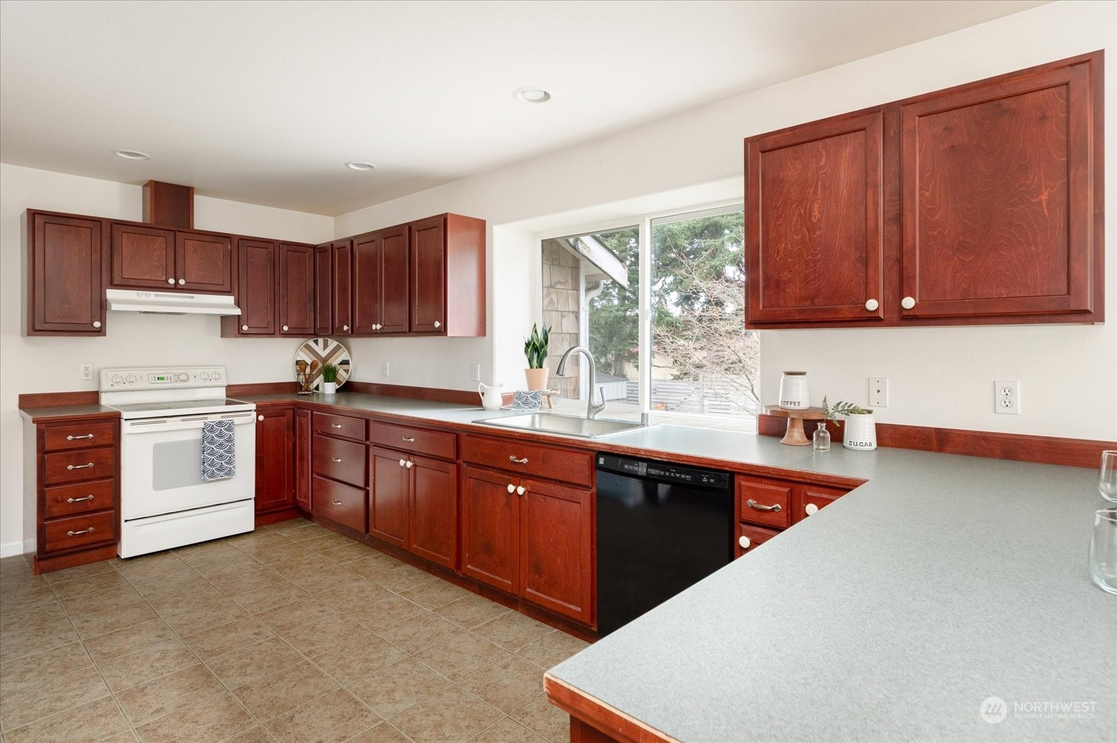 1383 Roxlin Drive Freeland, WA 98249 - Photo 10 of 22 Gallery Image 10