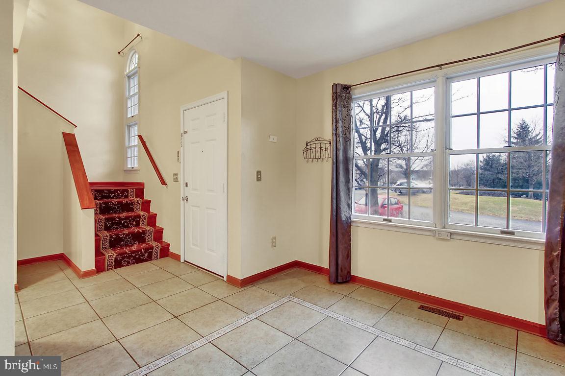 1953 Deer Path Road Harrisburg, PA 17110 - Photo 3 of 25 Foyer