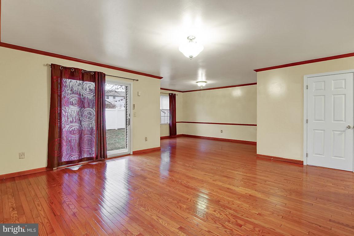 1953 Deer Path Road Harrisburg, PA 17110 - Photo 8 of 25 Living Room