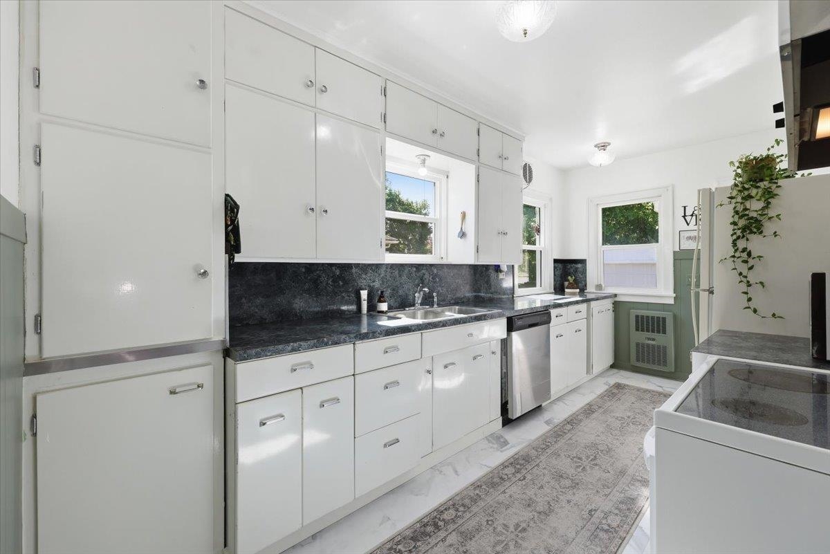 3119 West Alice Avenue Spokane, WA 99205 - Photo 9 of 25