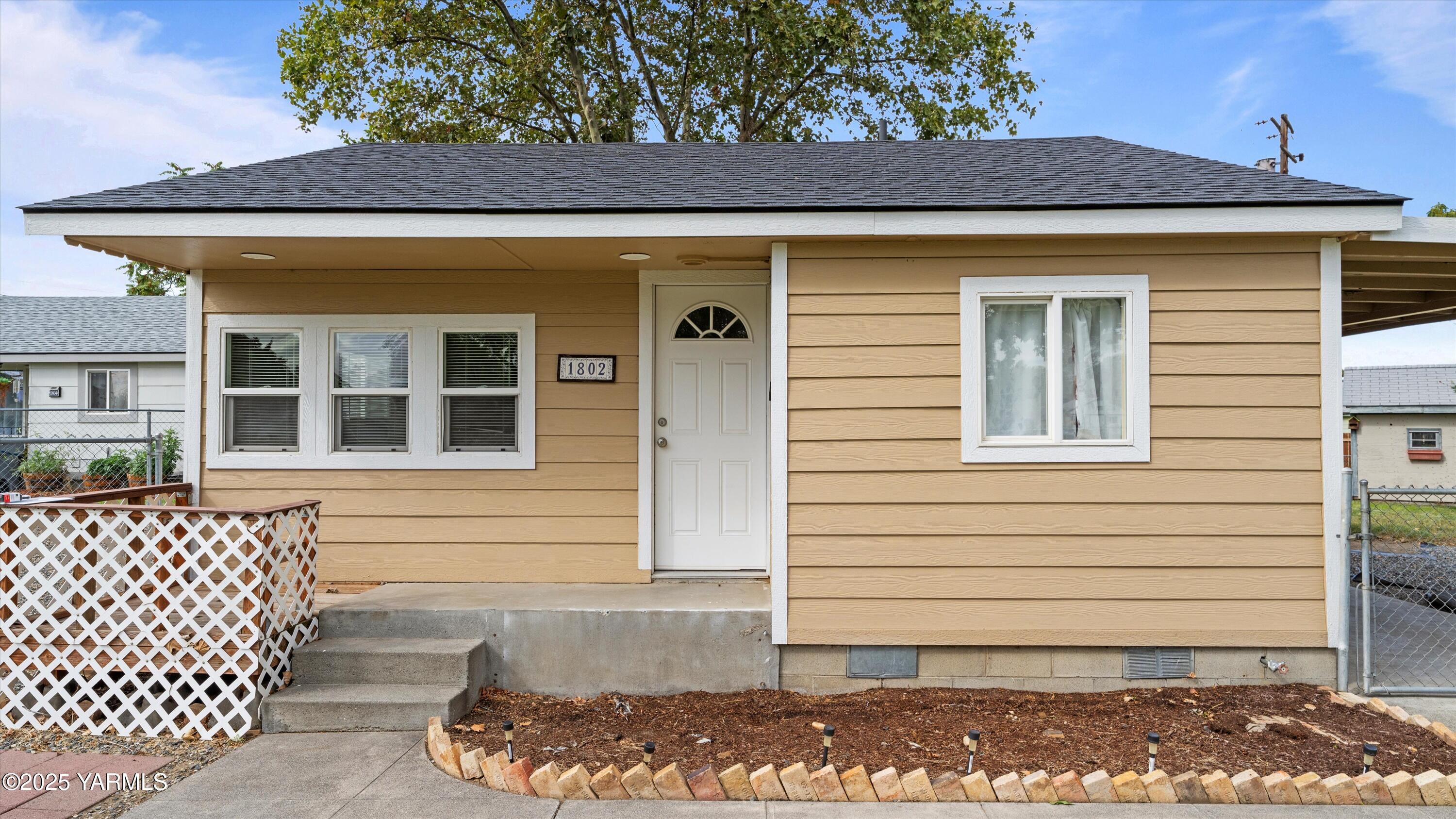 1802 Symons Street Richland, WA 99354 - Photo 15 of 23 a front view of a house