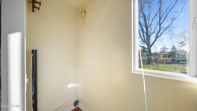 $305,000 | 1802 Symons Street, Richland, WA 99354