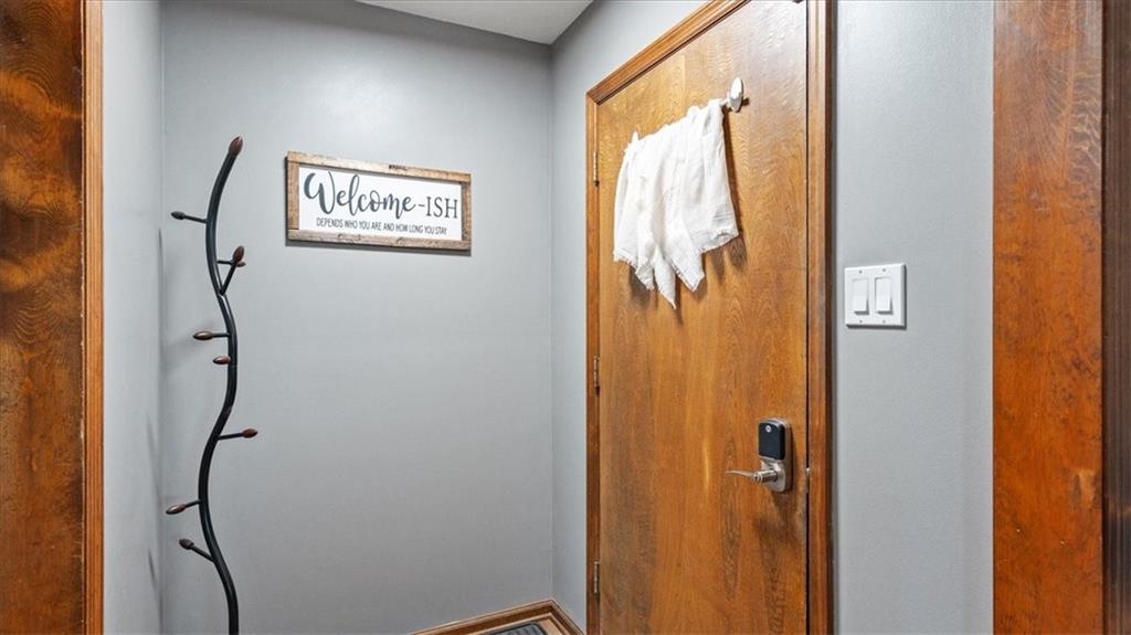 1015 Mt Calvary Road Lansing, KS 66043 - Photo 2 of 32