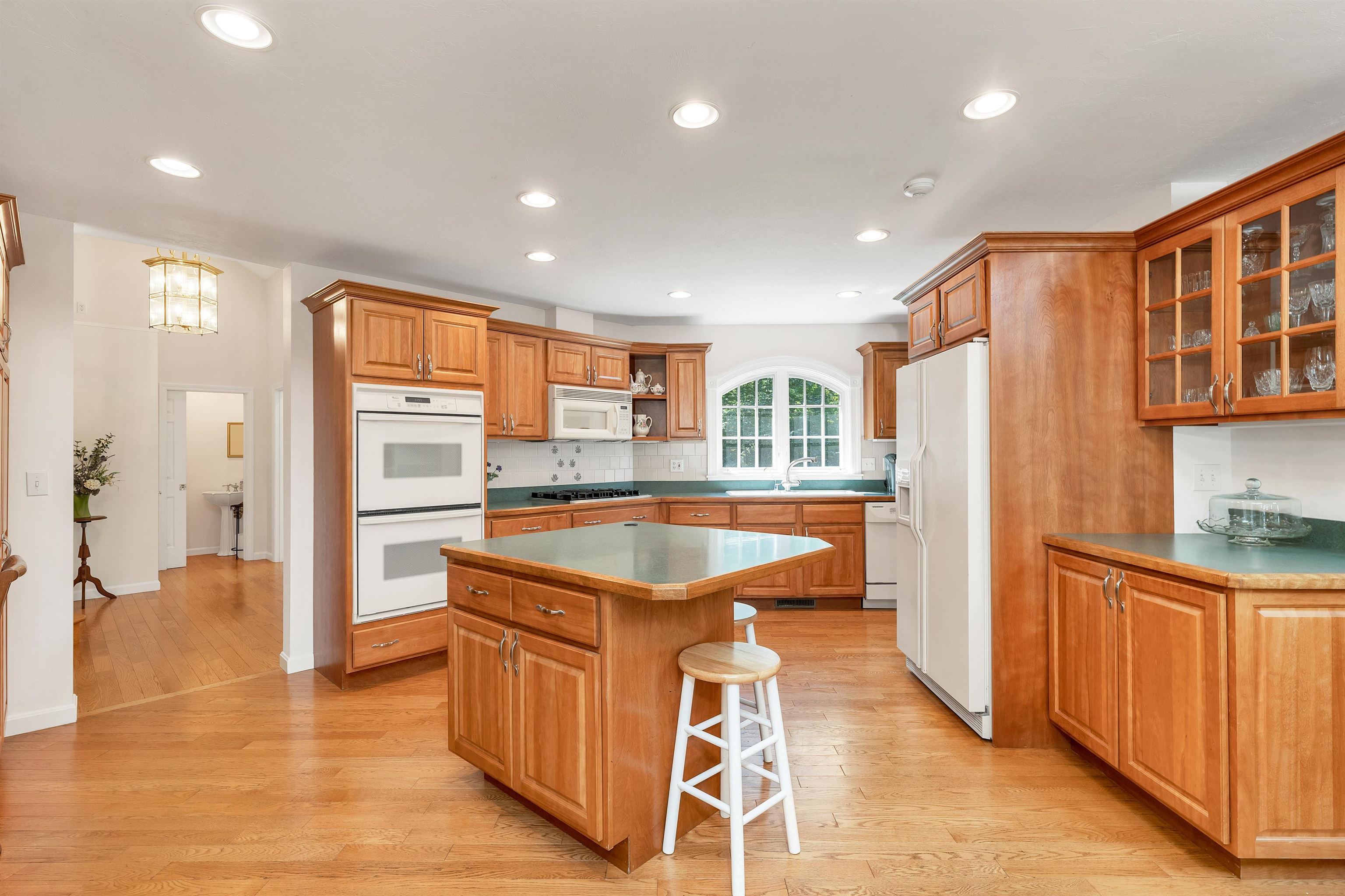 93 Spruce Road Wolfeboro, NH 03894 - Photo 5 of 40 Gallery Image 5