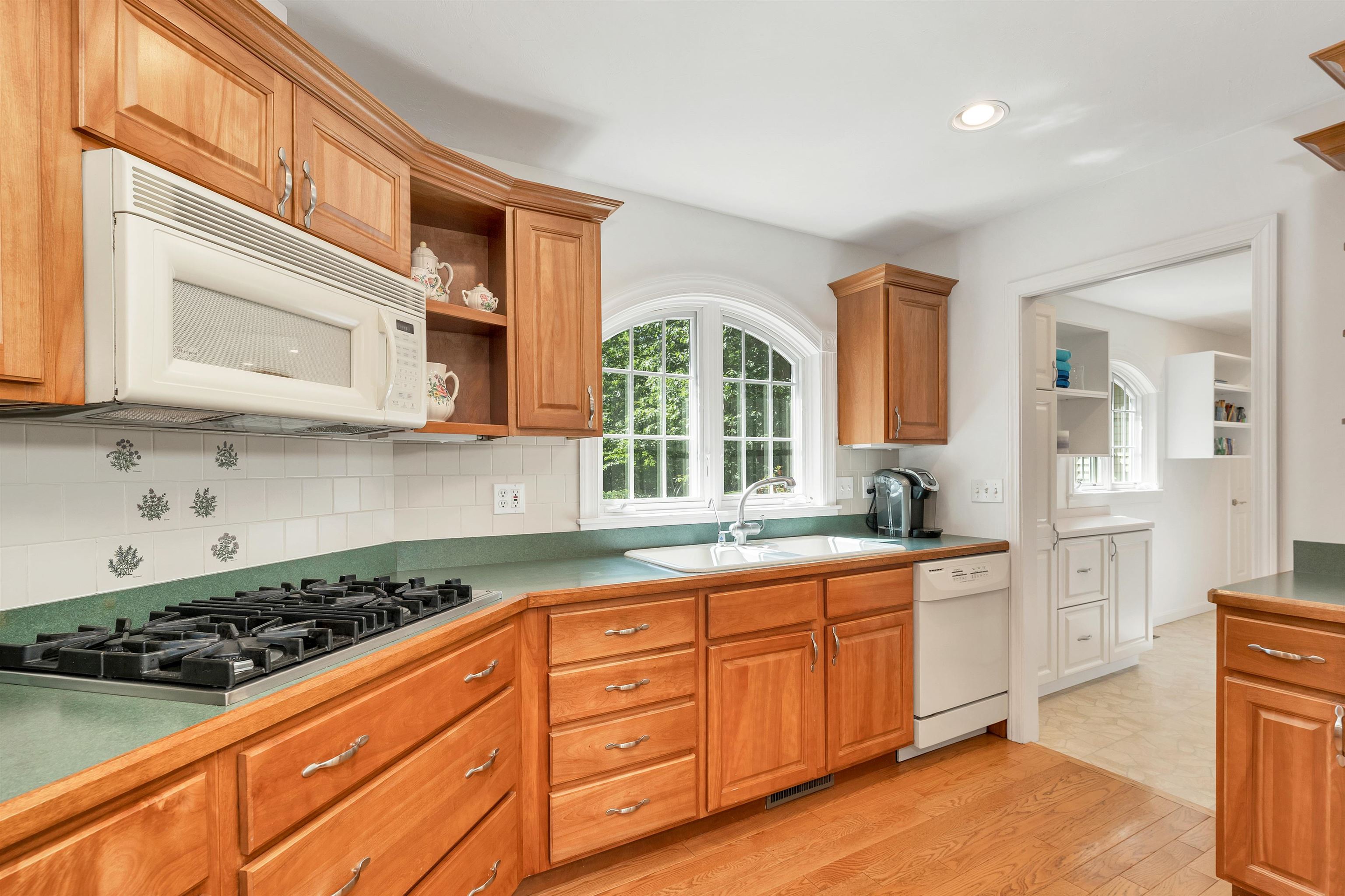 93 Spruce Road Wolfeboro, NH 03894 - Photo 6 of 40 Gallery Image 6