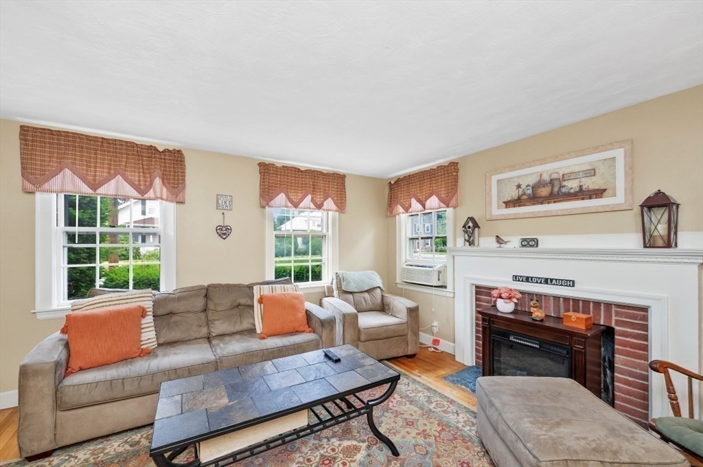 111 Warren Street Waltham, MA 02453 - Photo 10 of 42