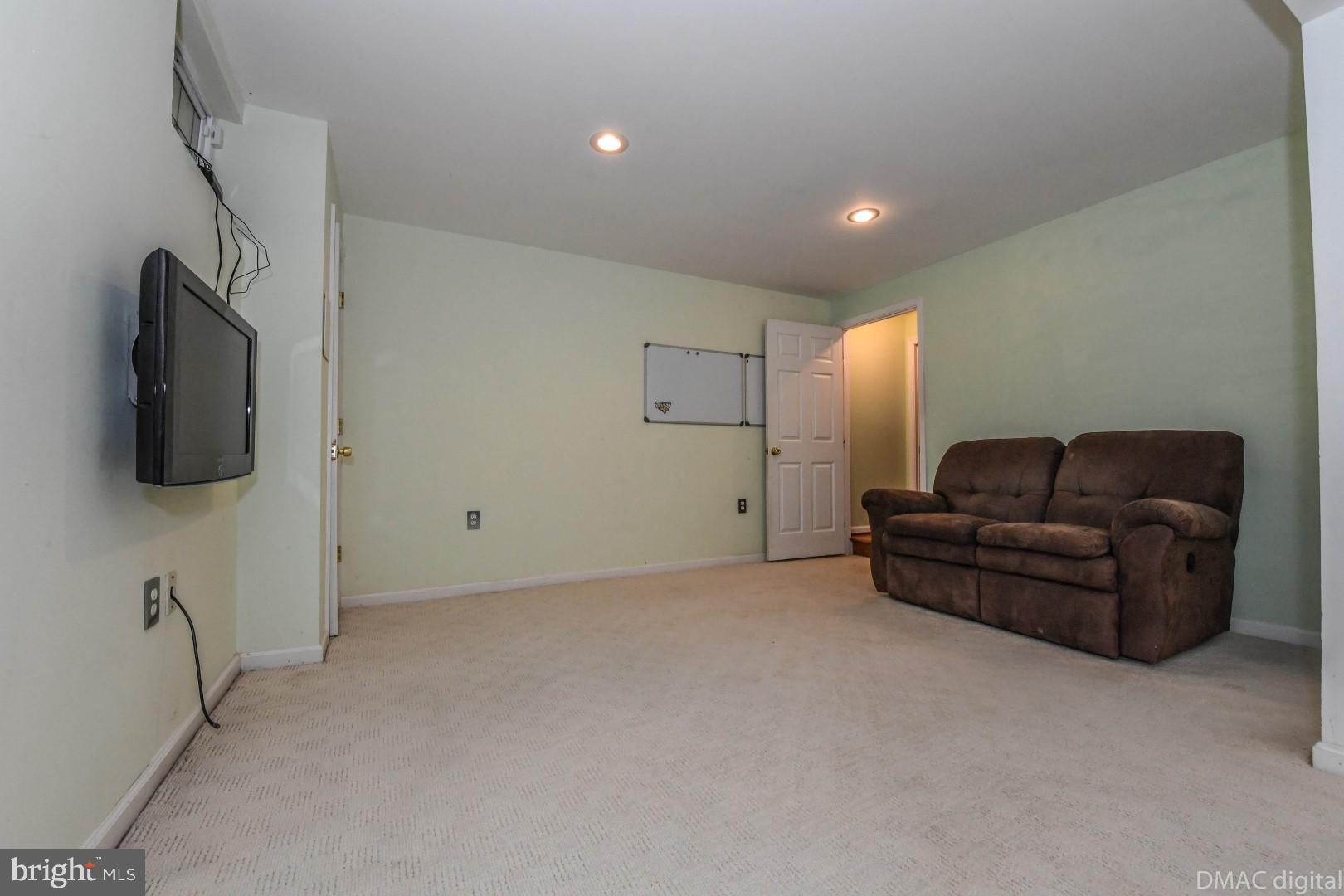 6786 Balmoral Ridge New Market, MD 21774 - Photo 23 of 36 Huge bedroom with own sitting room