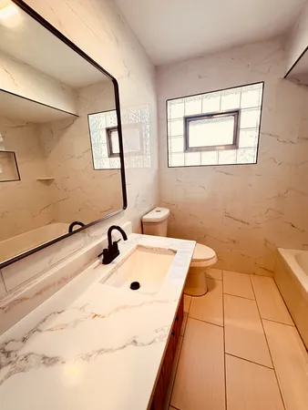 $1,600 | 2823 West 71st Street, Chicago, IL 60629