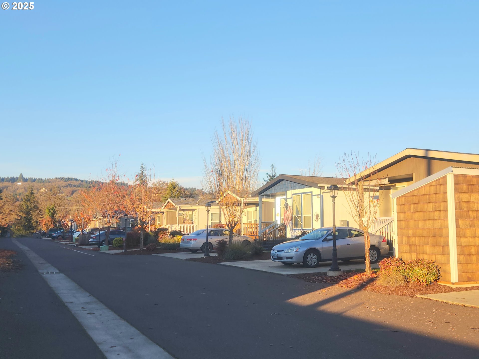 515 Southeast Sheridan Road, Unit 6 Sheridan, OR 97378 - Photo 26 of 30 a view of a city street from a balcony