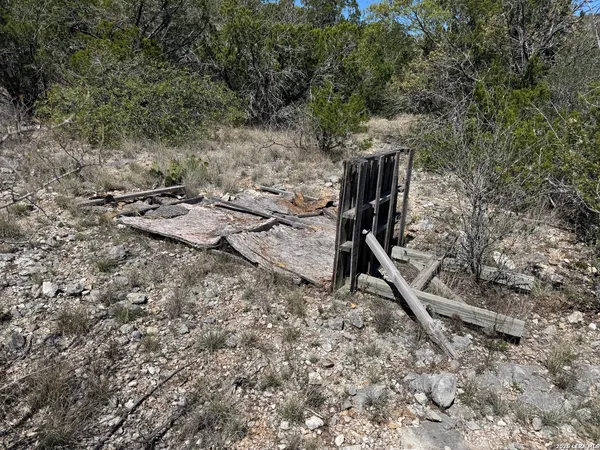 $120,000 | 2325 Private Road 2700, Uvalde, TX 78801