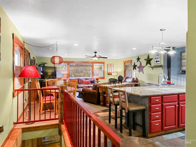 $775,000 | 605 West Mountain Road, Cascade, ID 83611