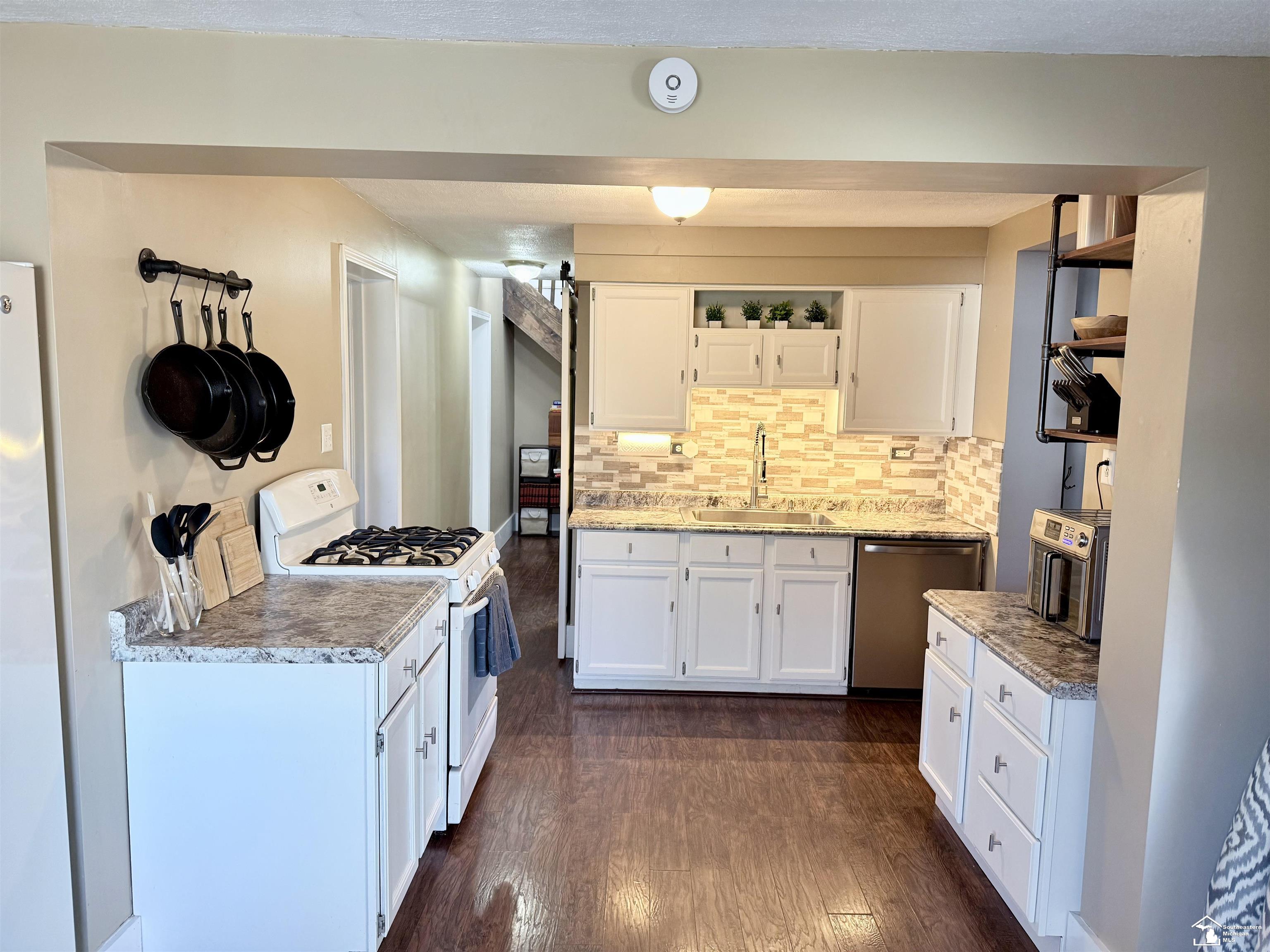 2911 Whitlock Road Jackson, MI 49202 - Photo 4 of 29
