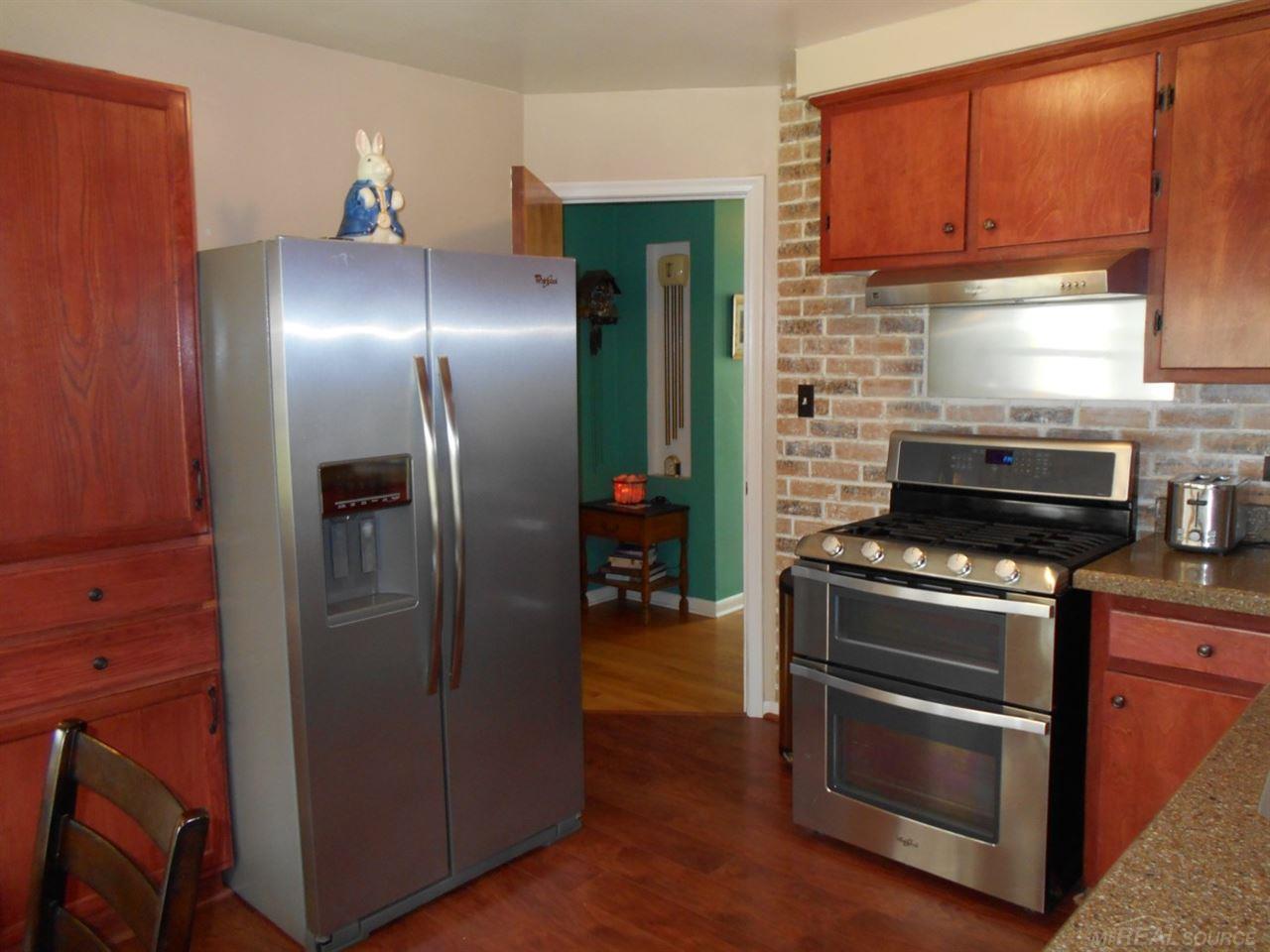 643 Barrington Road Grosse Pointe Park, MI 48230 - Photo 12 of 30