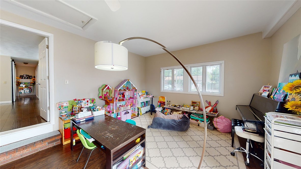 5 Deborah Avenue Coventry, RI 02816 - Photo 12 of 28