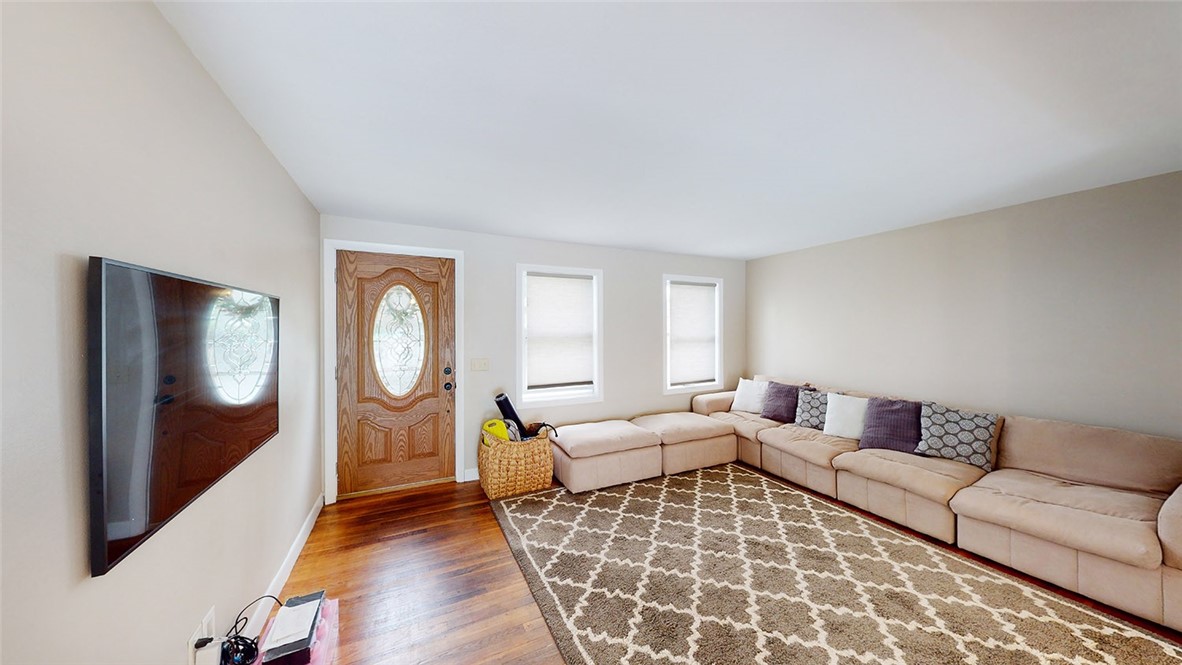 5 Deborah Avenue Coventry, RI 02816 - Photo 3 of 28