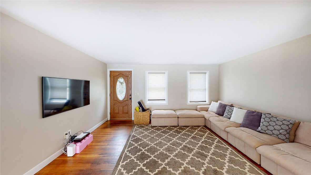 5 Deborah Avenue Coventry, RI 02816 - Photo 4 of 28