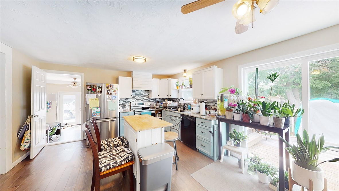 5 Deborah Avenue Coventry, RI 02816 - Photo 8 of 28