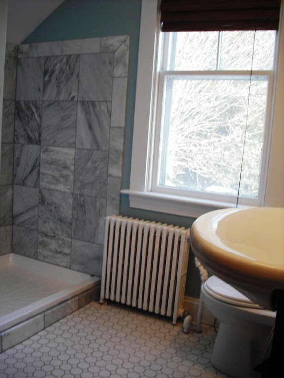 630 East Main Road Middletown, RI 02842 - Photo 6 of 21