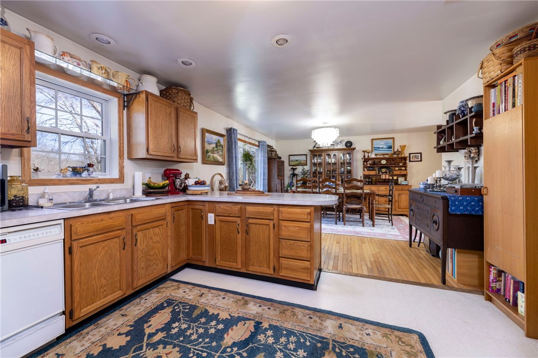 4595 Old Post Road Charlestown, RI 02813 - Photo 5 of 46